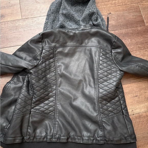 FREE SHIPPING Mo-Ka Black and Gray Vegan Leather Jacket - Picture 6 of 10